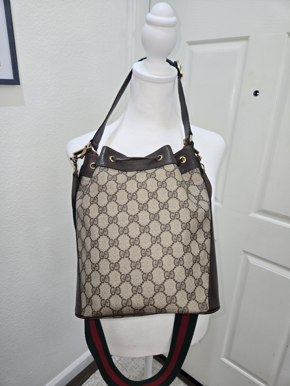 Gucci Beige GG Supreme Canvas Bucket Bag with Brown Trim and Green-Red Web Strap - Picture 3 of 7